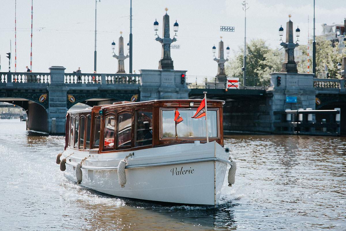 What’s included when you rent a boat with skipper